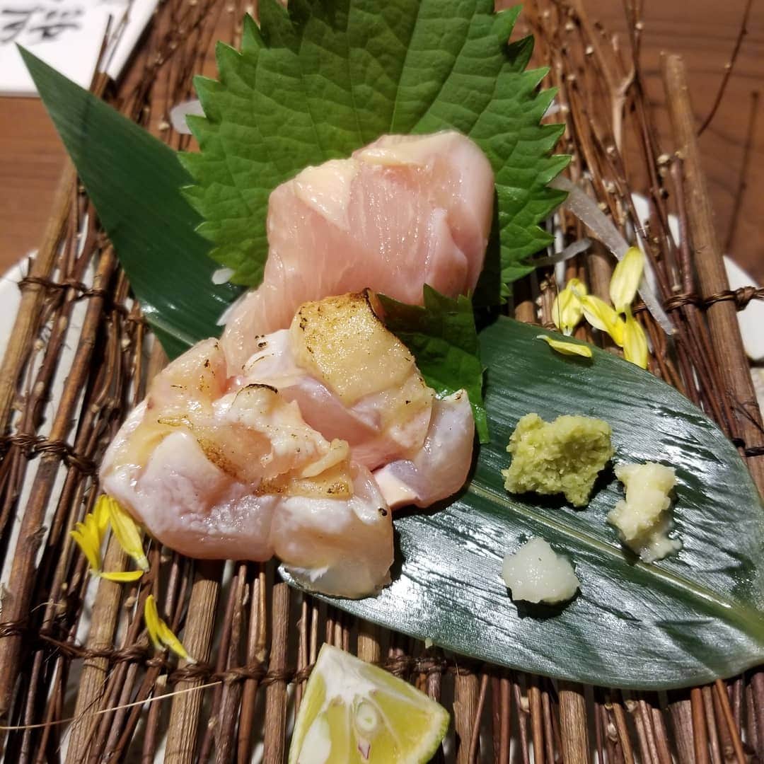 谷口キヨコさんのインスタグラム写真 - (谷口キヨコInstagram)「大摩桜コース🐔お刺身がこんなに美味しいんや〰️🐔焼いてもこんなに美味しいんや〰️🐔大満足です〰️❤️ #美味しい鶏  #美味しい鶏料理  #大摩桜  #谷口キヨコ  #きよぴー」10月28日 21時58分 - kiyokotaniguchi