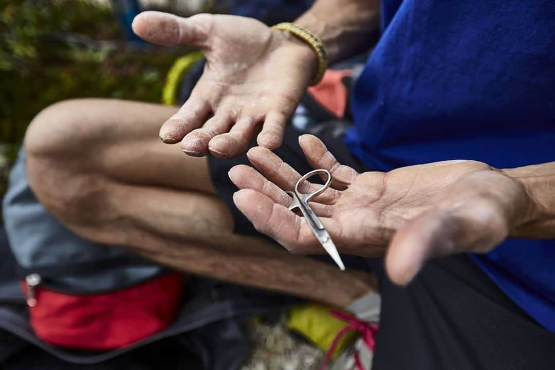 ルスタン・ゲルマノフのインスタグラム：「Prepare your skin well before climbing 💪😎」