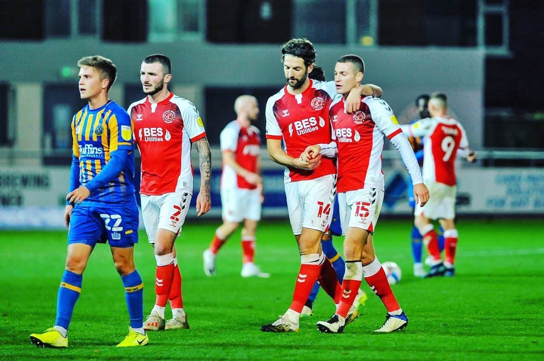 ジョーイ・バートンさんのインスタグラム写真 - (ジョーイ・バートンInstagram)「Another hard fought victory and clean sheet. Back to back wins. We continue to build momentum.  @ftfcofficial #codarmy」10月28日 22時04分 - joey7bartonofficial