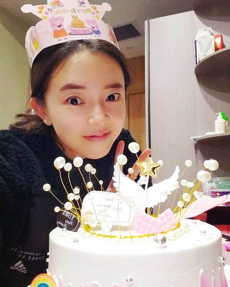ITTF Worldさんのインスタグラム写真 - (ITTF WorldInstagram)「@jeon.jihee had 2 birthday wishes: 🎂 #Cake and the #RESTART of international #TableTennis 🏓 ... She got both 😁  #HappyBirthday #birthdaygirl #birthdaycake #instafood #yummy」10月28日 22時15分 - wtt