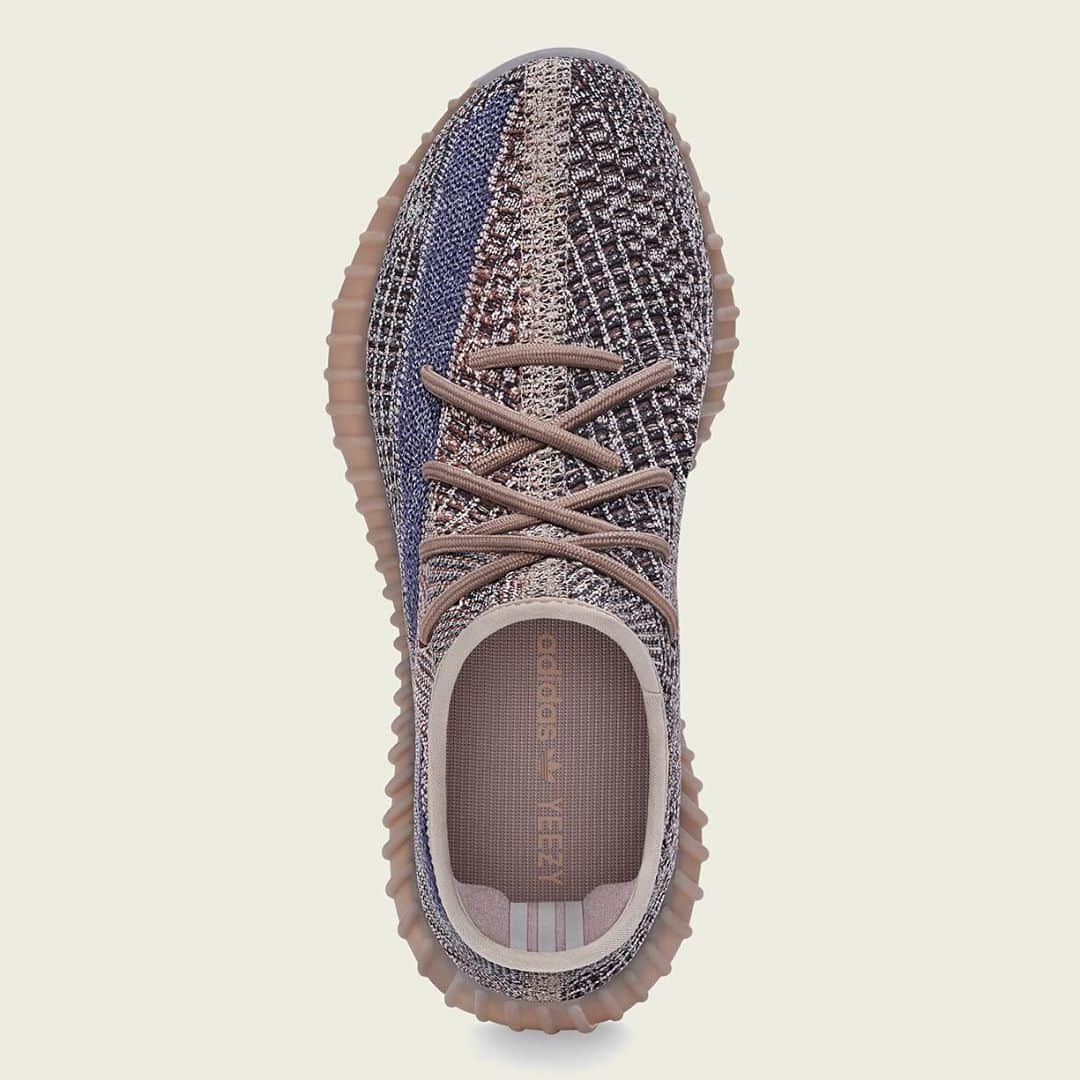 HYPEBEASTさんのインスタグラム写真 - (HYPEBEASTInstagram)「@hypebeastkicks: Formerly known as the “Yecher” colorway, the “Fade” take on the @adidas YEEZY BOOST 350 V2 now has a rumored release date of November 11. Delivering a textured look, the shoe takes on a multi-tone brown-based Primeknit upper, a woven post-dyed monofilament side stripe that provides a bold blue detail, tonal webbing around the collar, matching sockliner and weaved laces. Rounding out the look is a lightened translucent gum rubber sole unit assisted by an encapsulated full-length BOOST system. Expect it to arrive with a price tag of $220 USD and stay tuned for official notes.⁠⠀ Photo: adidas」10月28日 22時17分 - hypebeast