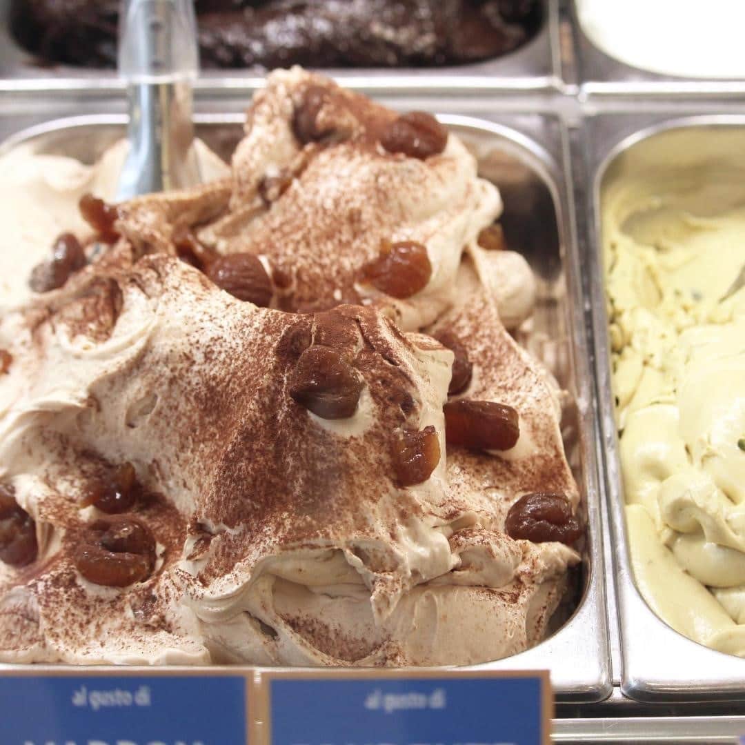 さんのインスタグラム写真 - (Instagram)「Gelateria Marghera a casa tua, il gelato artigianale lo portiamo noi da te. Ordina la vaschetta con i tuoi gusti preferiti entro le 18,30 e la consegneremo tra le 19 e le 21. Scopri di più sul nostro shop/ #gelateriamarghera  #gelateria #icecreamshop  #gelato #gelatomarghera #icecream #foodlovers #dessert #dessertporn #foodporn #instaicecream  #gelatoitaliano #gelatoartigianale #gelateriamilano#icecreamlovers #instagelato」10月28日 22時25分 - gelateriamarghera