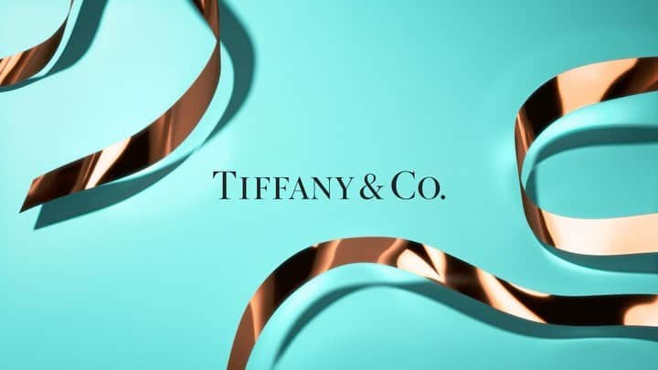 永瀬まりのインスタグラム：「New works for @tiffanyandco The Holiday Edit💙 今年のホリデーもティファニーのムービーに出演させていただきました✨素敵な作品に仕上がっています💙💙 #tiffanyandco #jewelry」