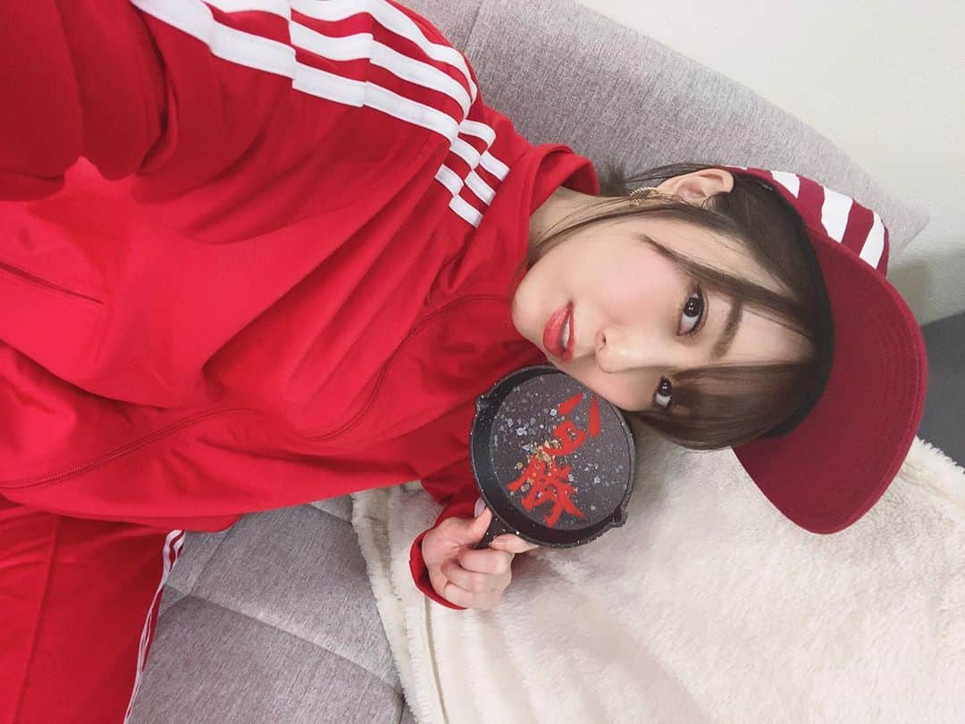 秦瑞穂さんのインスタグラム写真 - (秦瑞穂Instagram)「今日はお好み焼きな気分だったのをぐっと押さえてヘルシーご飯を食べました。  でも我慢出来なくてカフェオレ飲みました。ぴっ」10月28日 22時29分 - hatamizuho