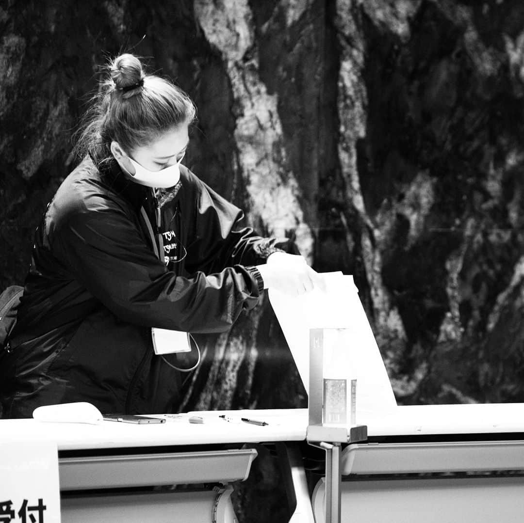 dorlisさんのインスタグラム写真 - (dorlisInstagram)「若くもたくましい背中たち　#dorlis #livecrew #東京スクールオブミュージック #photography #頑張る姿がかっこよかった」10月28日 22時58分 - dorlis0223