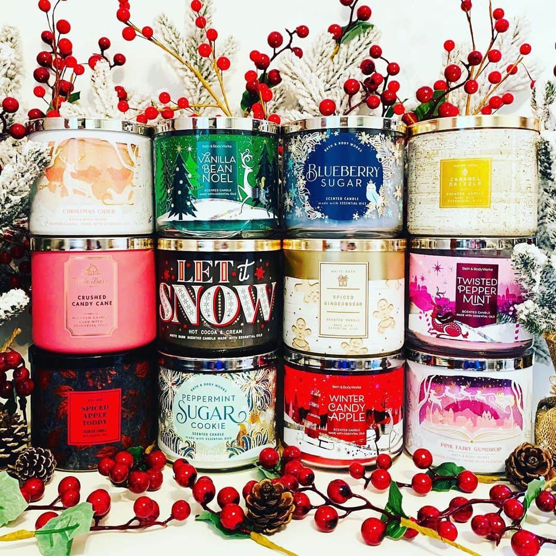 Bath & Body Worksさんのインスタグラム写真 - (Bath & Body WorksInstagram)「We're celebrating 12 days of Christmas Candles with @whitebarnbeauties! 🎄 🎶 🎅 ❄ Comment which ones you're gifting this year 🎁」10月28日 23時04分 - bathandbodyworks
