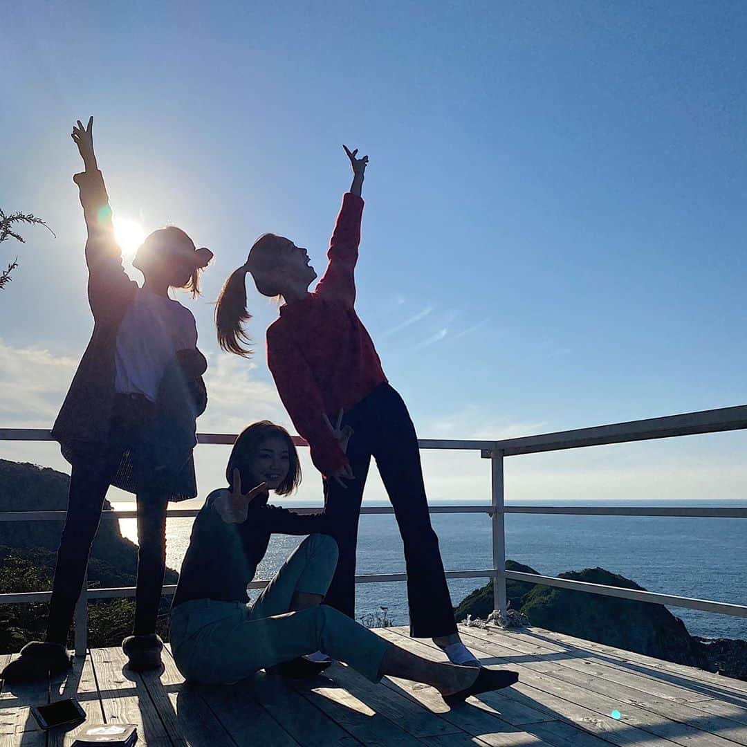 渡辺アリサのインスタグラム：「笑いすぎた2日間 2人のお陰で楽しい旅ができました🥰 妹のようにかわいい2人だけど ときにはお姉ちゃんにもなってくれて いつもありがとうだよ、🥰」