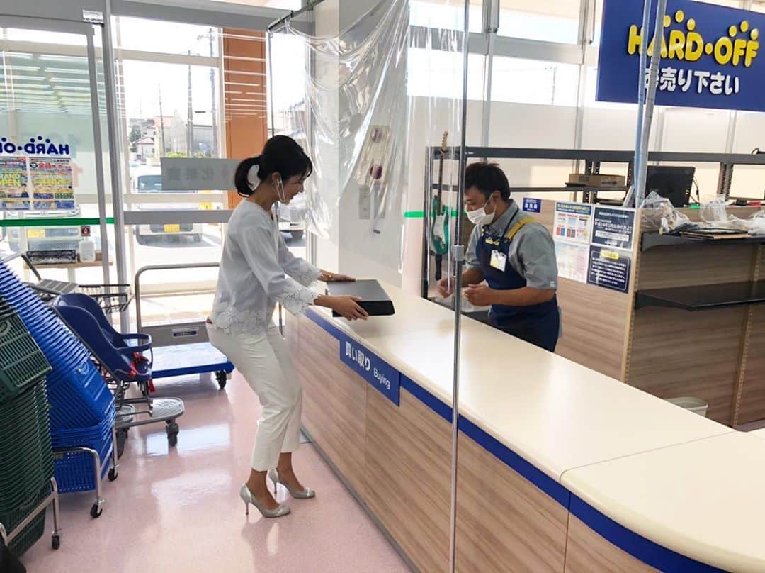 杉岡沙絵子さんのインスタグラム写真 杉岡沙絵子instagram 今日は 本日オープンしたばかりの ハードオフ沼津原町店様で撮影でした 開店前には長蛇の列が 地元沼津だけでなく富士や静岡からの お客様もいらっしゃり 大盛況の中での撮影でした この模様は 12