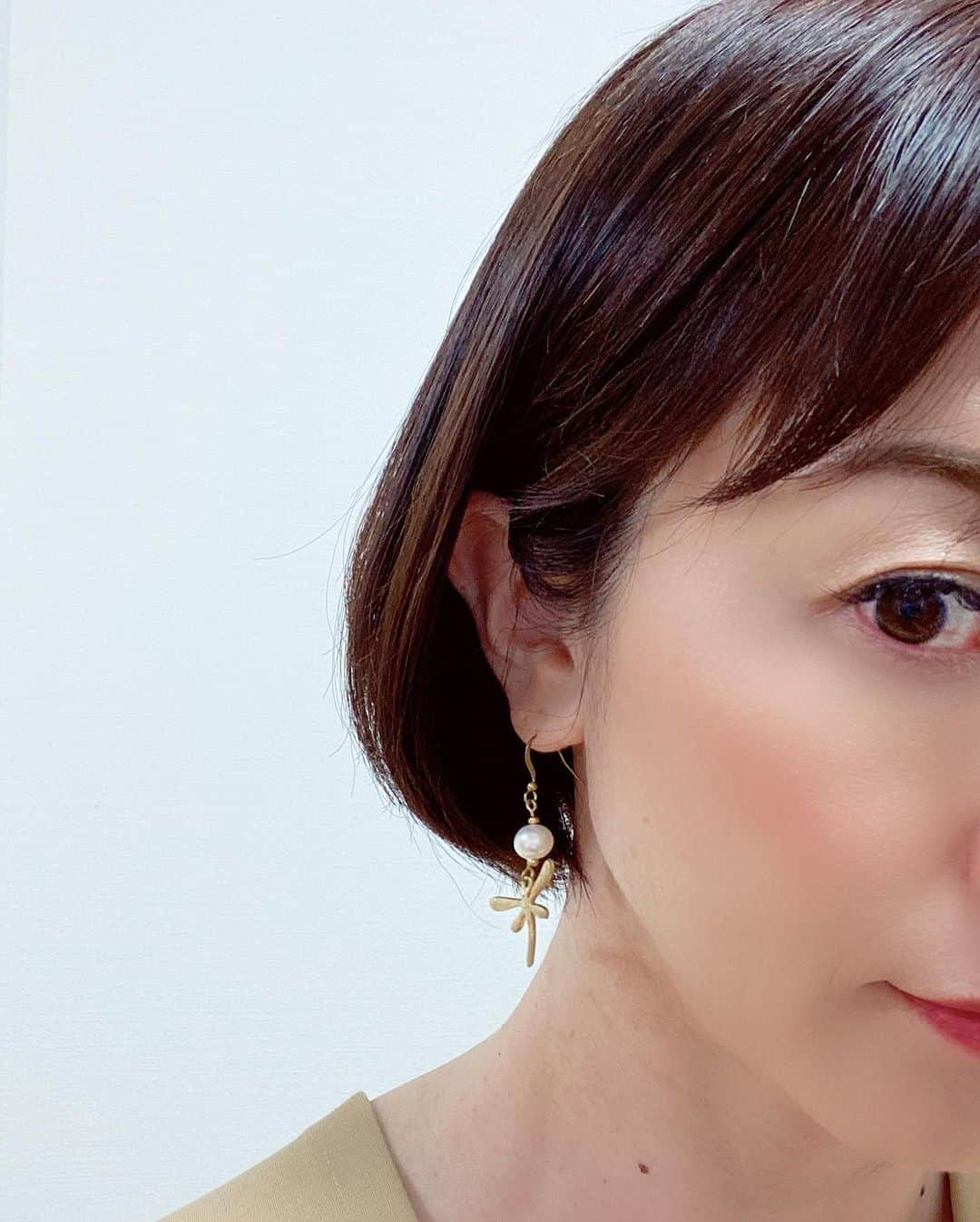 田中雅美さんのインスタグラム写真 - (田中雅美Instagram)「先週の木曜日。 メーテレ「アップ」での衣装はこちらでした。  ・ ・ ワンピース #sheis  アクセサリー @abiste_official  シューズ @revkshop  お天気三択はこの日も外してしまいました😭😭😭  難し過ぎるよ、修作さん。。。  #メーテレ #アップ #衣装 #お天気三択 #連続不正解 #ずっと引きずってる #難しすぎて」10月28日 14時42分 - tanakamasami_official