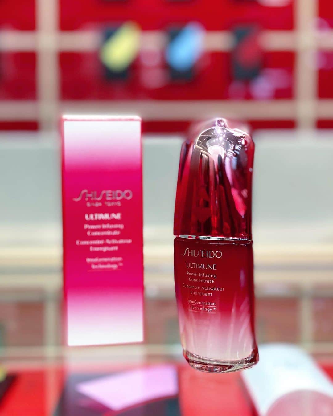 五位渕のぞみさんのインスタグラム写真 - (五位渕のぞみInstagram)「#SHISEIDO 「ULTIMNUNE FOUNTAIN」 #アルティミューン 国内初レフィル（詰め替え）サービス 体験会へ😊💓 @shiseido @shiseido_japan  ㅤㅤㅤㅤㅤㅤㅤㅤㅤ 「SHISEIDO」はサステナブルでより良い世界を 実現するためのグローバル プロジェクト「Sustainable Beauty Actions」を2020年10月より始動し、プロジェクトの第1段として、SHISEIDO GLOBAL FLAGSHIP STOREで、アルティミューンの国内初レフィルサービス「#ULTIMNUNEFOUNTAIN」をスタート😉✨ ㅤㅤㅤㅤㅤㅤㅤㅤㅤ 一足先にアルティミューン国内初レフィル詰め替えの 研究員さんによるレフィルサービスの流れを 見学させて頂きました💡﻿ ㅤㅤㅤㅤㅤㅤㅤㅤㅤ ボトルの洗浄や詰め替え作業はとっても繊細で、 事前予約で来店後1本60分かけて作業を行うんだとか✨ ㅤㅤㅤㅤㅤㅤㅤㅤㅤ ㅤㅤㅤㅤㅤㅤㅤㅤㅤ 💙 #SHISEIDO #アルティミューン💙 #パワライジングコンセントレート N 30ml ¥8,800（税込） 50ml ¥13,200（税込） 50mlレフィル　¥12,650（税込） https://brand.shiseido.co.jp/ultimune-powerizing-concentrate-n-85720.html  ㅤㅤㅤㅤㅤㅤㅤㅤㅤ #SHISEIDOGLOBALFLAGSHIPSTORE では その時間を利用してお試しコーナーなどの 利用もできちゃうの😍💕 ㅤㅤㅤㅤㅤㅤㅤㅤㅤ ボトルへの刻印サービスもやらせて頂いよ🥰❤️ オリジナルアルティミューンボトルへは わたしは「NOZOMI LOVE BEAUTY」と刻印💡﻿ ㅤㅤㅤㅤㅤㅤㅤㅤㅤ  💙SHISEIDO GLOBAL FLAGSHIP STORE💙 東京都中央区銀座3-3-13 https://www.shiseido.co.jp/ginza/ ㅤㅤㅤㅤㅤㅤㅤㅤㅤ ㅤㅤㅤㅤㅤㅤㅤㅤㅤ 刻印サービスで世界で一つだけのオリジナルボトルが 作れるのはとっても嬉しいし、 親にもプレゼント出来たらなぁと思いました🎁✨✨ ㅤㅤㅤㅤㅤㅤㅤㅤㅤ ボトルの再利用も地球の環境にも優しい取り組みだと 思うのでたくさんの方に利用して欲しい🌏😘💋 ㅤㅤㅤㅤㅤㅤㅤㅤㅤ ㅤㅤㅤㅤㅤㅤㅤㅤㅤ ㅤㅤㅤㅤㅤㅤㅤㅤㅤ ㅤㅤㅤㅤㅤㅤㅤㅤㅤ ㅤㅤㅤㅤㅤㅤㅤㅤㅤ  ㅤㅤㅤㅤㅤㅤㅤㅤㅤ ㅤㅤㅤㅤㅤㅤㅤㅤㅤ ㅤㅤㅤㅤㅤㅤㅤㅤㅤ ㅤㅤㅤㅤㅤㅤㅤㅤㅤ ㅤㅤㅤㅤㅤㅤㅤㅤㅤ  #ShiseidoSBAS ‪#SHISEIDO #ULTIMUNE #美白 #スキンケア #エイジングケア #自分磨き #女磨き #女子力 #美容 #美容好きな人と繋がりたい #skincare #beauty #美意識 #美容垢 #美容好きな人と繋がりたい #뷰스타그램 #스킨케어 #美容好きさんと繋がりたい #뷰스타그램 #インスタグラマー #インフルエンサーㅤㅤㅤㅤㅤㅤㅤㅤ @shiseido @watashiplus @shiseido_corp @shiseidopro_id」10月28日 14時42分 - nonnon0319