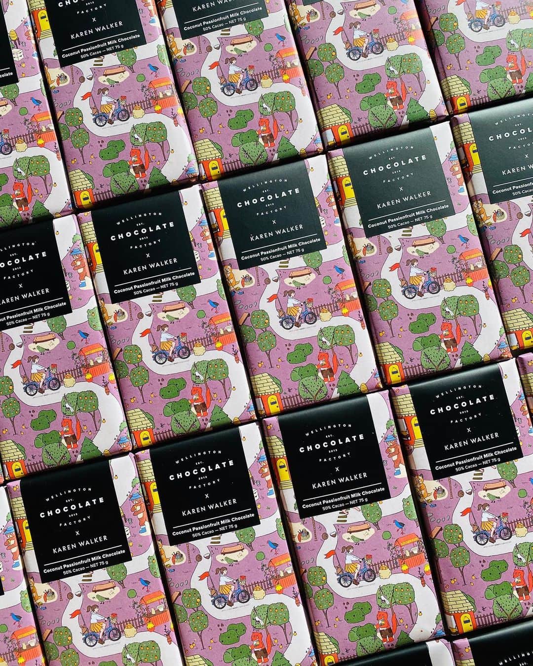 カレンウォーカーのインスタグラム：「Coconut & Passionfruit has just been poured and ready to order online and in-store now // For the @wellingtonchocolatefactory x KW collab, Karen says, “I wanted the concept to be a celebration of the classic New Zealand backyard - a nostalgic journey through the flavours so many of us grew up with. I remember well long summers where the passionfruit vine gave and gave and gave and what childhood garden (or neighbour’s garden) didn’t have a feijoa or citrus?”」