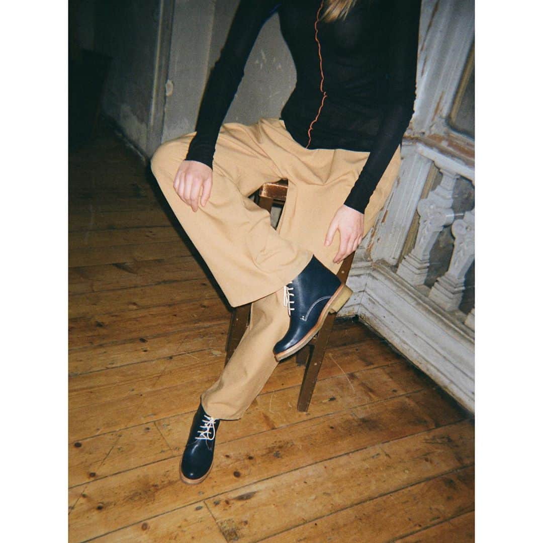 テーリポルキのインスタグラム：「Classis Ola boots in the seasonal colour, navy 💙 Available both online and in our store! . . #TERHIPÖLKKI #terhipölkkistore #finnishdesign #sustainable #footwear #shoes #boots」