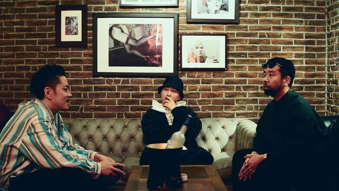 DJ B=BALLのインスタグラム：「Had a great night with @djjuntanaka @yungeasy_takeno  MMR  Wednesday.4th.Nov🍸 @sevenhouse.osaka  Music Bar in Osaka!!!」