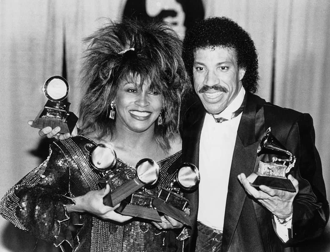 The GRAMMYsさんのインスタグラム写真 - (The GRAMMYsInstagram)「A candid moment with two music icons backstage at the 27th #GRAMMYs in 1985 that won big that night!   @TinaTurner took home GRAMMY gold for Record Of The Year, (“What’s Love Got To Do With It”) Best Pop Vocal Performance, Female (“What’s Love Got To Do With It”), and Best Rock Vocal Performance, Female (“Better Be Good To Me”). @LionelRichie earned GRAMMYs for Album Of The Year (‘Can’t Slow Down’) and Producer Of The Year (Non-Classical). #GRAMMYVault」10月28日 15時44分 - recordingacademy