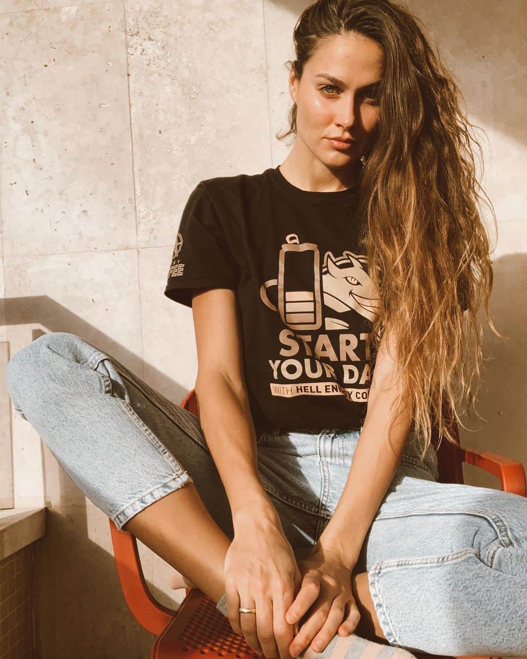 ズザンナ・ヤカボスのインスタグラム：「coffee from hell? yes, please😈」