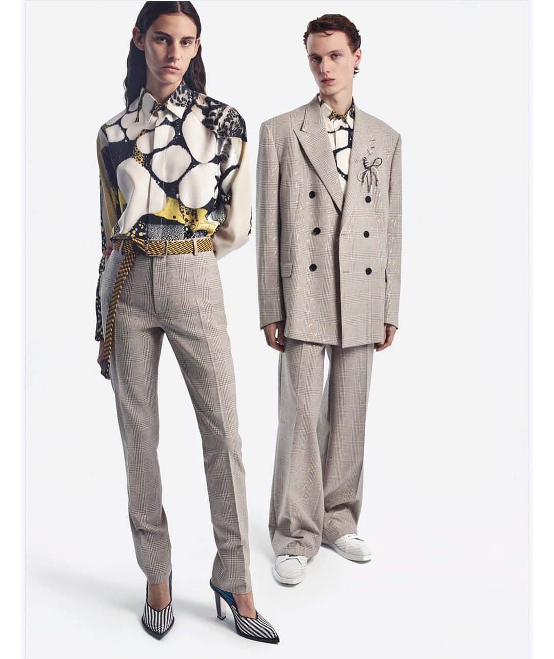クリスヴァンアッシュのインスタグラム：「NEW SUMMER ‘20 @BERLUTI COLLECTION LOOKBOOK NOW ON VOGUE RUNWAY  WITH ARTWORK BY @energygloop  PHOTO @valentinbgiacobetti  STYLING @mauricionardi  MODELS @cyriellellnd AND @daan.de.maan  #berluti #krisvanassche」