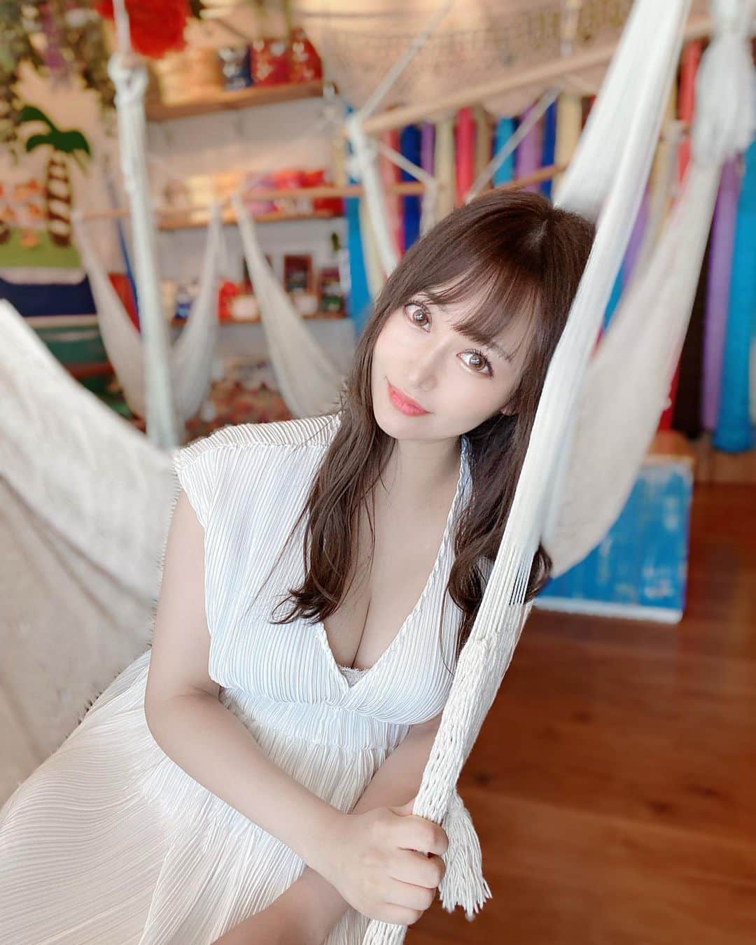 YU-RIのインスタグラム：「沖縄行きたい😳 早く落ち着け〜色々〜！😫」