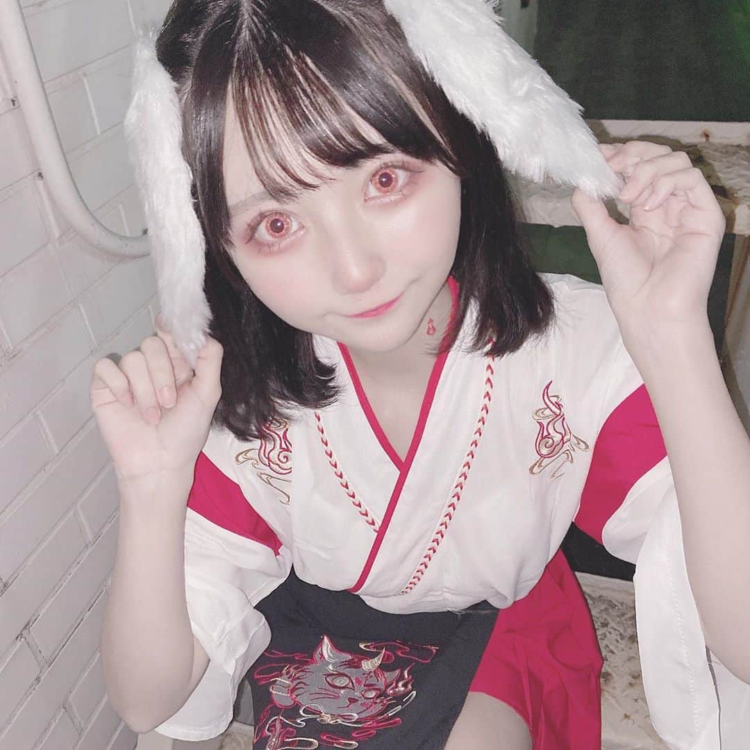 山本あこのインスタグラム：「さみしいと死んじゃうタイプのうさぎです何卒」
