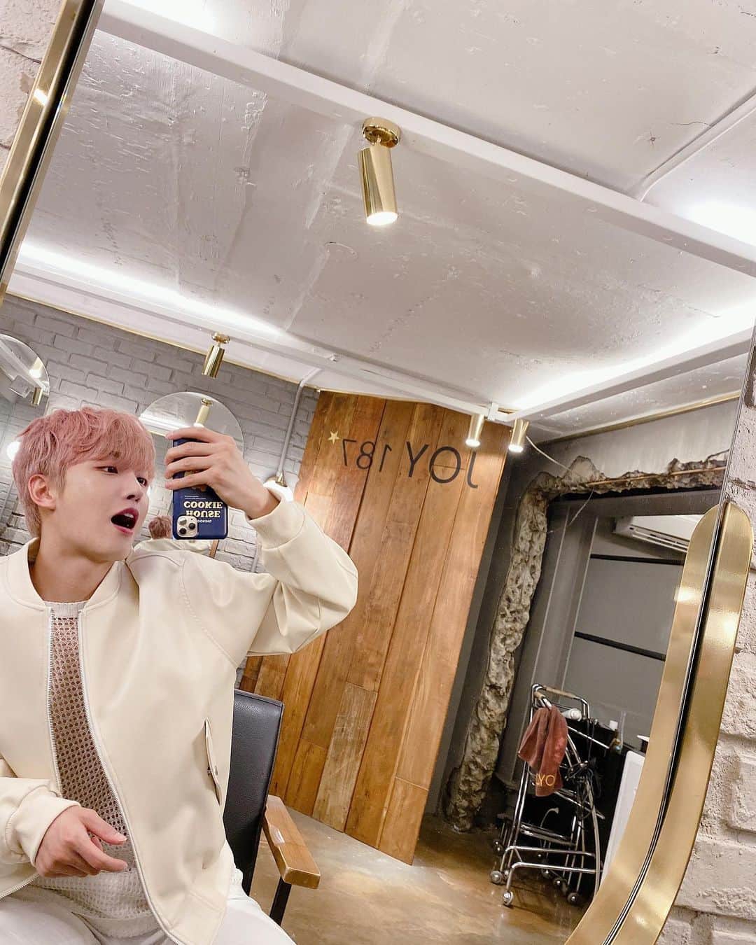 UP10TIONさんのインスタグラム写真 - (UP10TIONInstagram)「😙  #업텐션 #선율 #UP10TION #SUNYOUL」10月28日 16時49分 - u10t_official