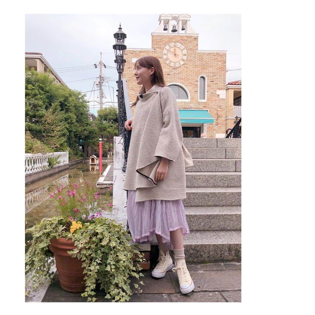 トリンドル玲奈さんのインスタグラム写真 - (トリンドル玲奈Instagram)「衣装で可愛いマスクつけました!  服に合わせて可愛いマスク見つけるの楽しいかも❣️なんて思いました☺️  ワンピ＆コート　@casa_fline  マスク　@troisiemechaco」10月28日 17時00分 - toritori0123