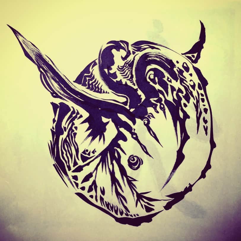 雨宮慶太さんのインスタグラム写真 - (雨宮慶太Instagram)「月  #dragon #monster  #sketch #creature #japan  #Asia  #doddle  #sketch #woman #fairy  #pencil #drawing #draw #art  #illustration  #keitaamemiya」10月28日 17時19分 - keitaamemiya