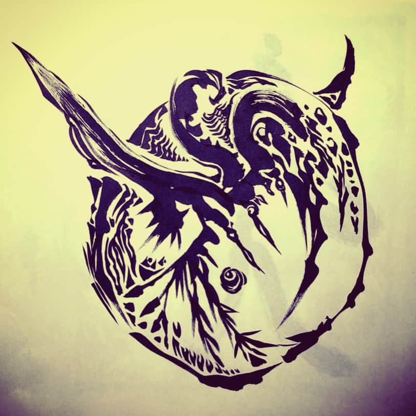 雨宮慶太のインスタグラム：「月  #dragon #monster  #sketch #creature #japan  #Asia  #doddle  #sketch #woman #fairy  #pencil #drawing #draw #art  #illustration  #keitaamemiya」