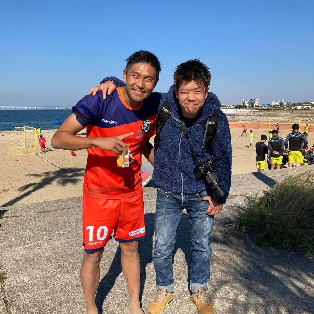 藤川朋樹さんのインスタグラム写真 - (藤川朋樹Instagram)「WIN🔝🔝🔝⚽️ #ビーチサッカー #BSC明石アレイア #finta #大吉オサム」10月28日 17時31分 - fujiemon10