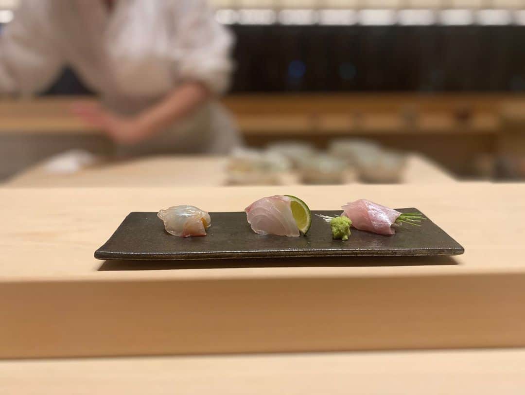 菅原沙樹さんのインスタグラム写真 - (菅原沙樹Instagram)「ネタはもちろん、シャリがビックリするほど美味しかった昨夜のお寿司。 #武蔵byアマン」10月28日 17時52分 - saki313apo