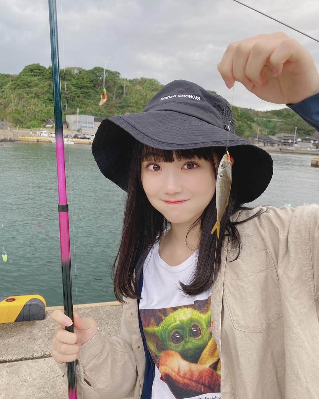 阿部夢梨さんのインスタグラム写真 - (阿部夢梨Instagram)「はるか前、気晴らしに釣りに行きました🎣‬ リフレッシュできたよ、  ﻿ #釣り #釣りガール」10月28日 23時29分 - yumeri_abe.official