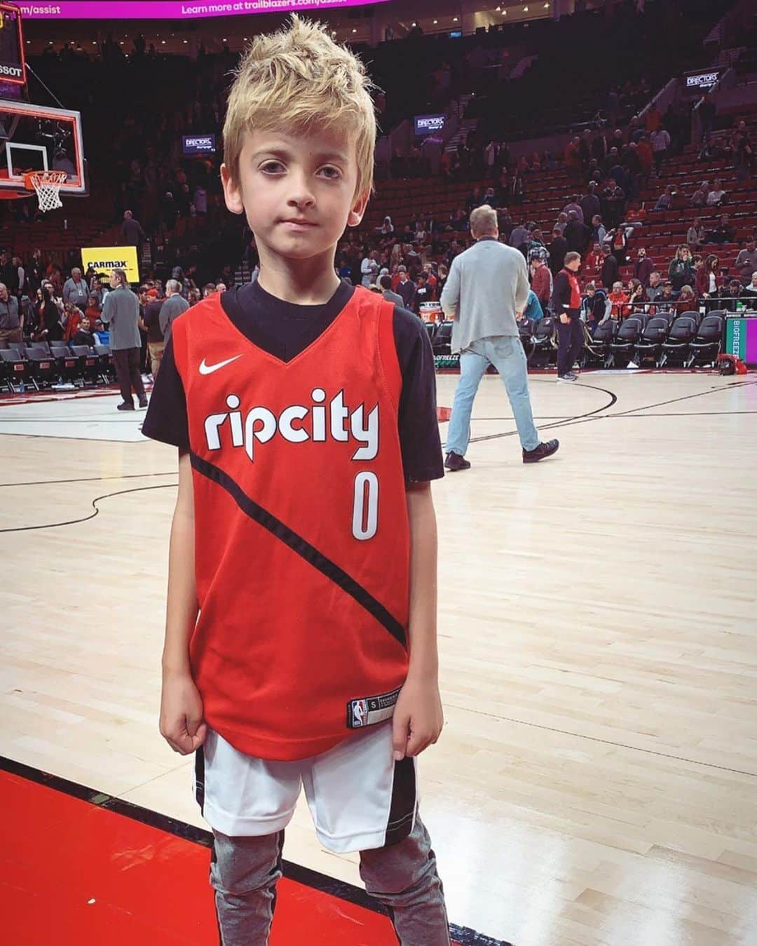 Cara Van Brocklinさんのインスタグラム写真 - (Cara Van BrocklinInstagram)「I could post a million pics of this kid and it still wouldn’t be enough! I can’t believe he is 9 today, it seems like just yesterday he was turning 1! If you know Hanes, you know he is the sweetest boy in the world! He loves harder than anyone I know, and is the best big brother and best friend 🖤. He truly is my hero and someone I look up to, nothing will stop him from following his dreams! I love you Hanes and hope you have the best bday ever! 🎈」10月28日 23時27分 - caraloren