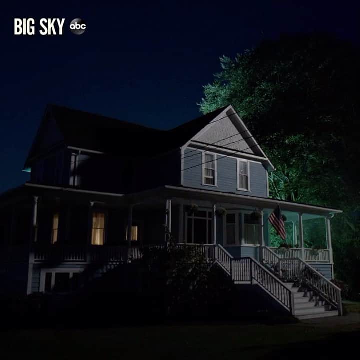 ジョン・キャロル・リンチのインスタグラム：「@bigskyabc is premiering Nov. 17 at 10PM/9PM central. It’s looking great! #bigsky」