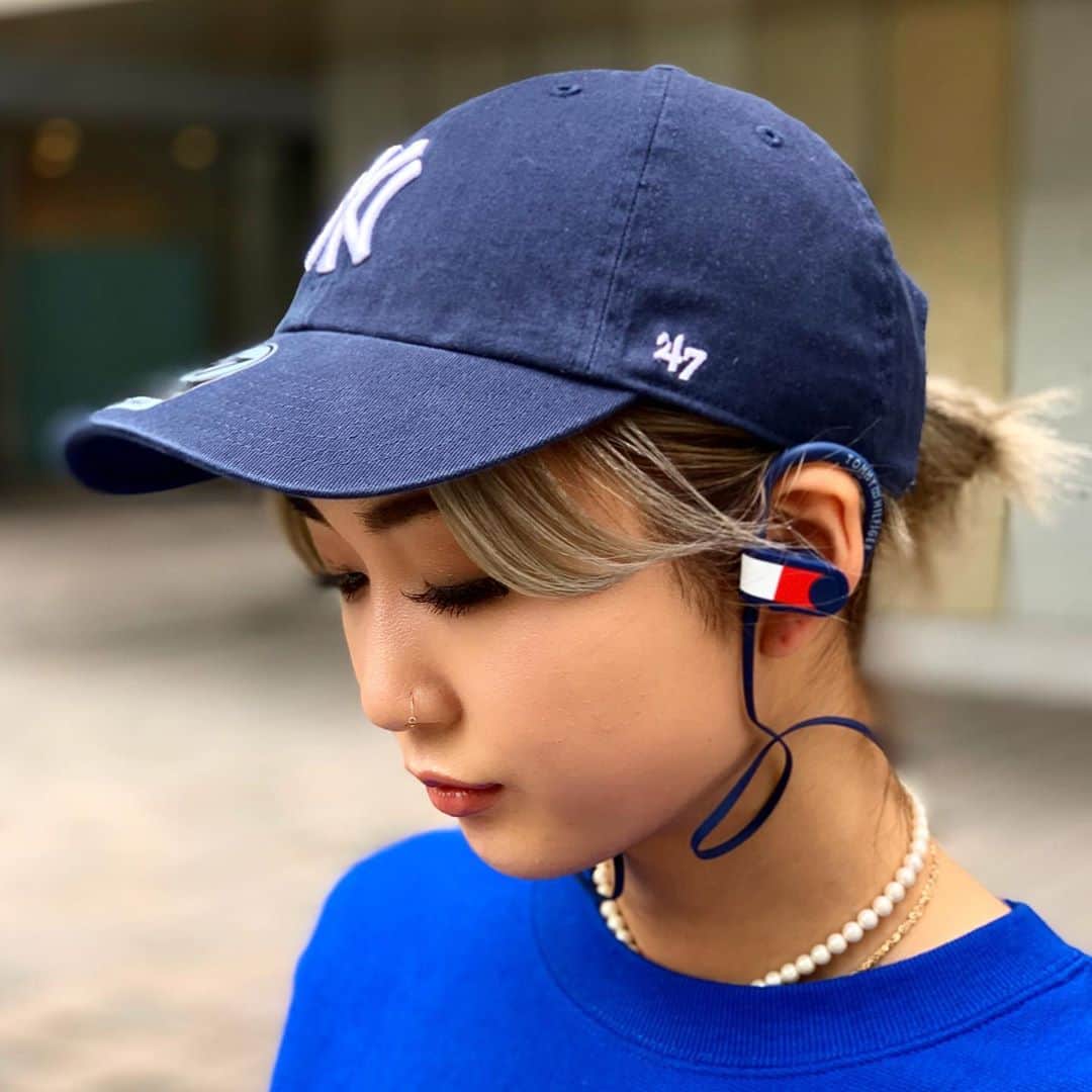のインスタグラム：「今年GROW AROUNDが25周年を迎えました！！ 日頃からご愛顧いただいている皆様に感謝としましてプレゼント企画第一弾を実施いたします！  いいね！＆フォローでTommy Hilfigerのイヤフォンを10名様にプレゼント！  [応募方法] GROW AROUNDをフォロー この投稿にいいね！  [応募期間] 本日から11/4日まで  [当選発表] ご当選の方はダイレクトメッセージでご連絡させて頂きます。  [注意事項] ご当選された方はプレゼント発送の都合上、弊社webサイトの会員登録が必須となります。 アカウント非公開設定の方は抽選の対象外となります。 発送は日本国内に限らせて頂きます。 未成年者の方は保護者の同意を得てご応募ください。 プレゼント品の破損などについての対応はいたしかねます。」