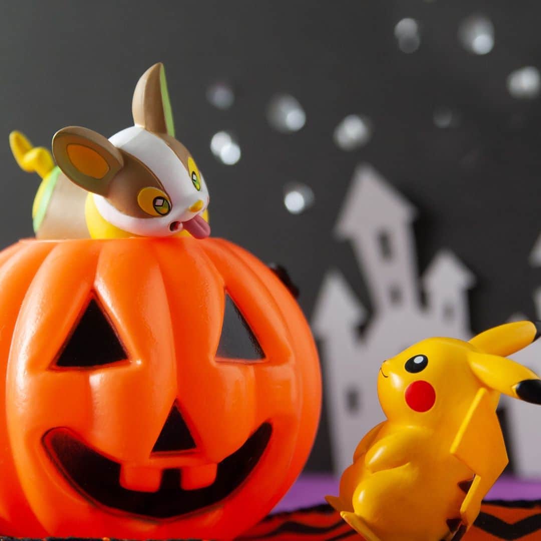 ピカチュウ公式Instagramさんのインスタグラム写真 - (ピカチュウ公式InstagramInstagram)「【今日のピカチュウ】 もうすぐハロウィンだね🎃 ワンパチ、そんなところで何しているの😆❓ #pikachu #yamper #pokemon #pikachu_snap #photooftheday #halloween #pumpkin #ピカチュウ #ワンパチ #ポケモン #ハロウィン」10月28日 18時00分 - pokemon_jpn