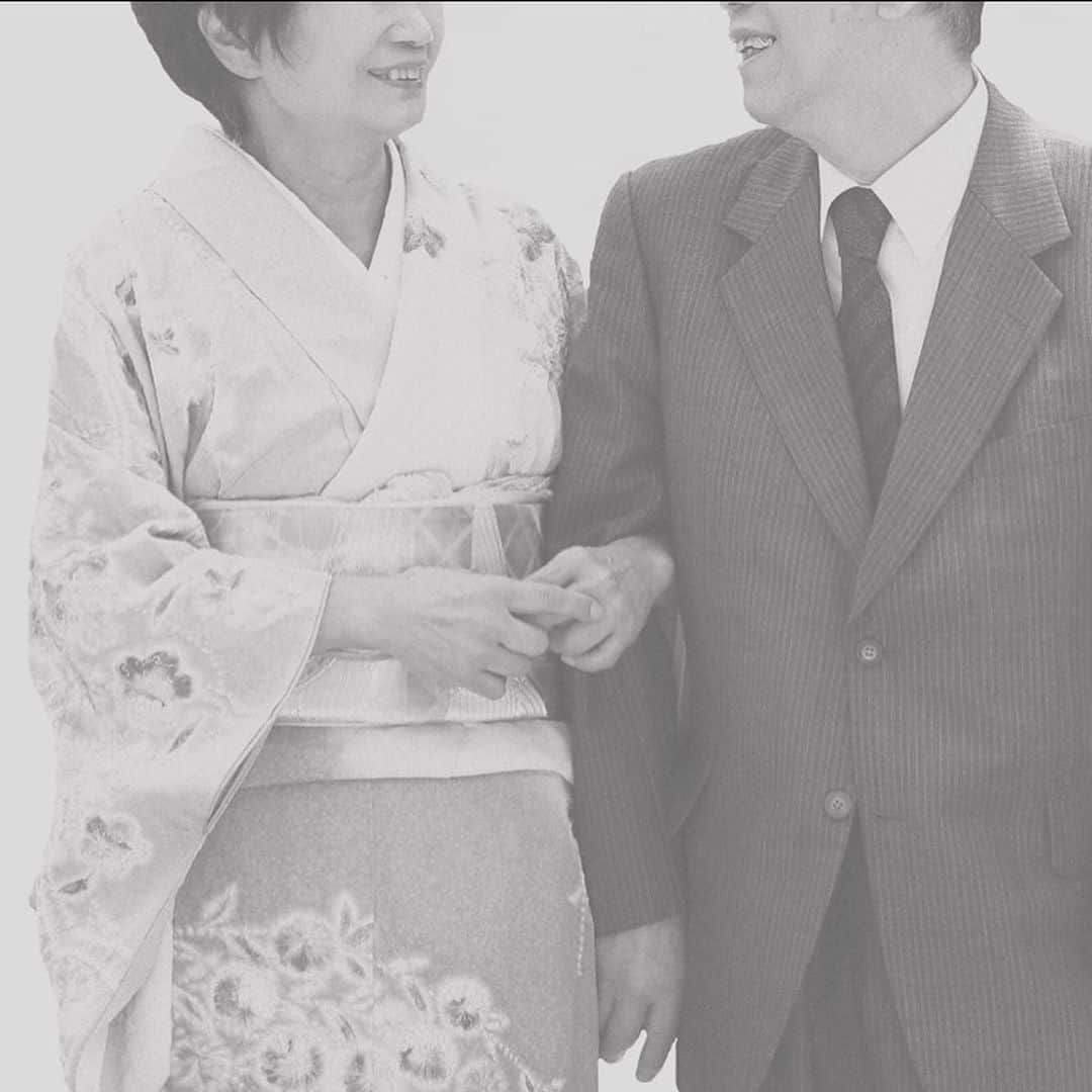 結婚式場　仙台 パレスへいあんさんのインスタグラム写真 - (結婚式場　仙台 パレスへいあんInstagram)「〜ちょうちょむすび〜﻿ ﻿ ﻿ すべてのカップルの皆さま﻿ ﻿ ﻿ パレスへいあんでは﻿ すべてのカップルの皆さまが﻿ これからの人生で﻿ 共に過ごしていくと﻿ 決意した"絆"﻿ が結ばれますように﻿ ささやかなお手伝いを考えました﻿ ﻿ 結婚はしなくても﻿ ふたりがお世話になってきた﻿ 皆さまに﻿ "感謝の気持ち"﻿ を伝えたい﻿ ﻿ 年齢や性別にとらわれず﻿ "ふたりらしい幸せ"﻿ を誓いたい﻿ ﻿ タキシードやドレスではなく﻿ "お気に入りのお洋服"﻿ で写真を残したい﻿ ﻿ そんなおふたりの"想い"﻿ を一緒に叶えましょう﻿ ﻿ #パレスへいあん#ウェディング﻿ #オリジナル結婚式 #仙台結婚式場﻿ #みんなのウェディング﻿ #結婚式を諦めないで﻿ #おふたりだけの結婚式﻿ #永遠の誓い#ブライダル」10月28日 18時13分 - palace.heian