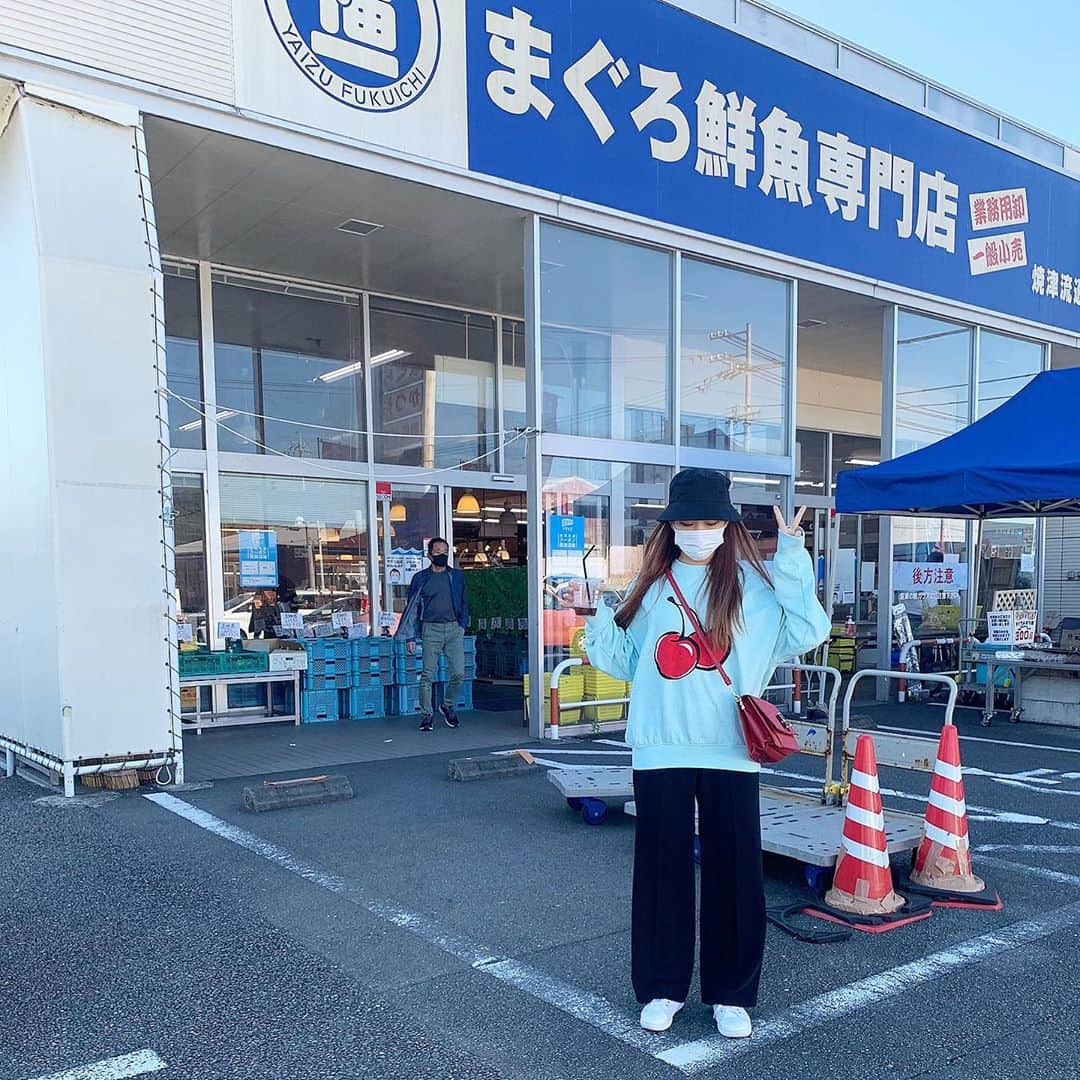 ゆわさんのインスタグラム写真 - (ゆわInstagram)「どこでも写真撮っちゃう🐟」10月28日 18時29分 - yuwa_rosario