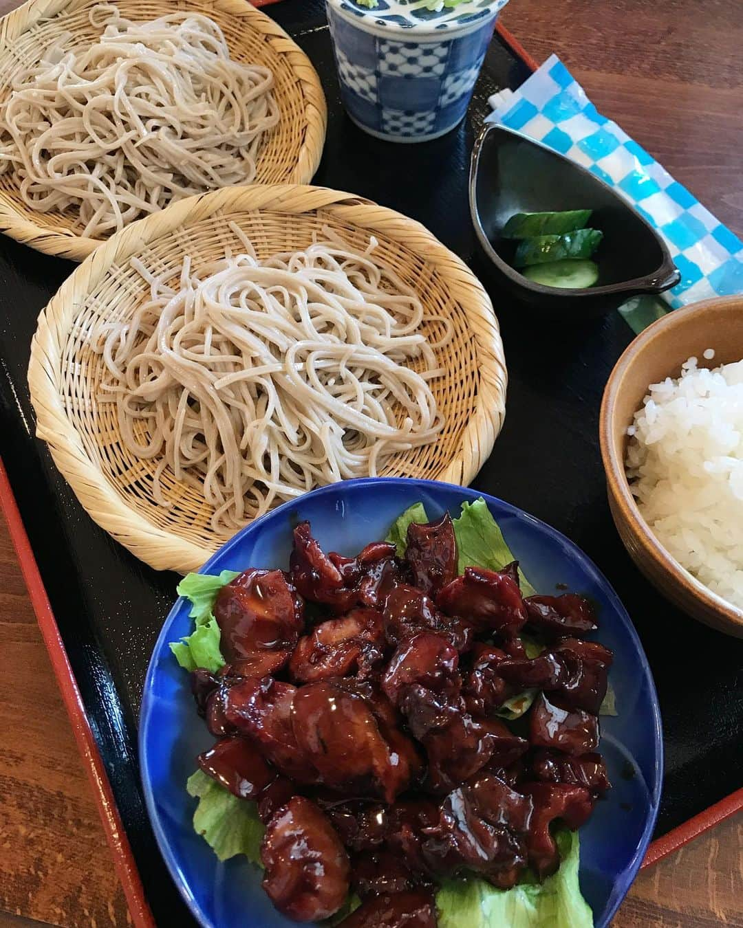 倉地美晴さんのインスタグラム写真 - (倉地美晴Instagram)「・ 見知らぬ土地の美味しいものを食べるのも旅の醍醐味だよね🤤 おいしすぎる鳥もつ煮とお蕎麦が食べれる @natoriya.ashiyasu さん ちゃっかりわたしだけ2日連続で行きました🔥  #南アルプス #山梨 #芦安キャンプサイトno2 #芦安 #芦安温泉 #手打ちそば #山梨グルメ#芦安キャンプサイト」10月28日 18時50分 - miharu_kurachi