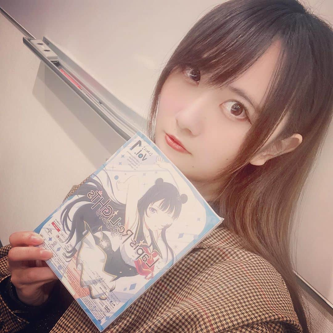 佐伯伊織さんのインスタグラム写真 - (佐伯伊織Instagram)「…  ラピライBlu-ray  よろしくね👌」10月28日 18時52分 - nu_ko_saeki