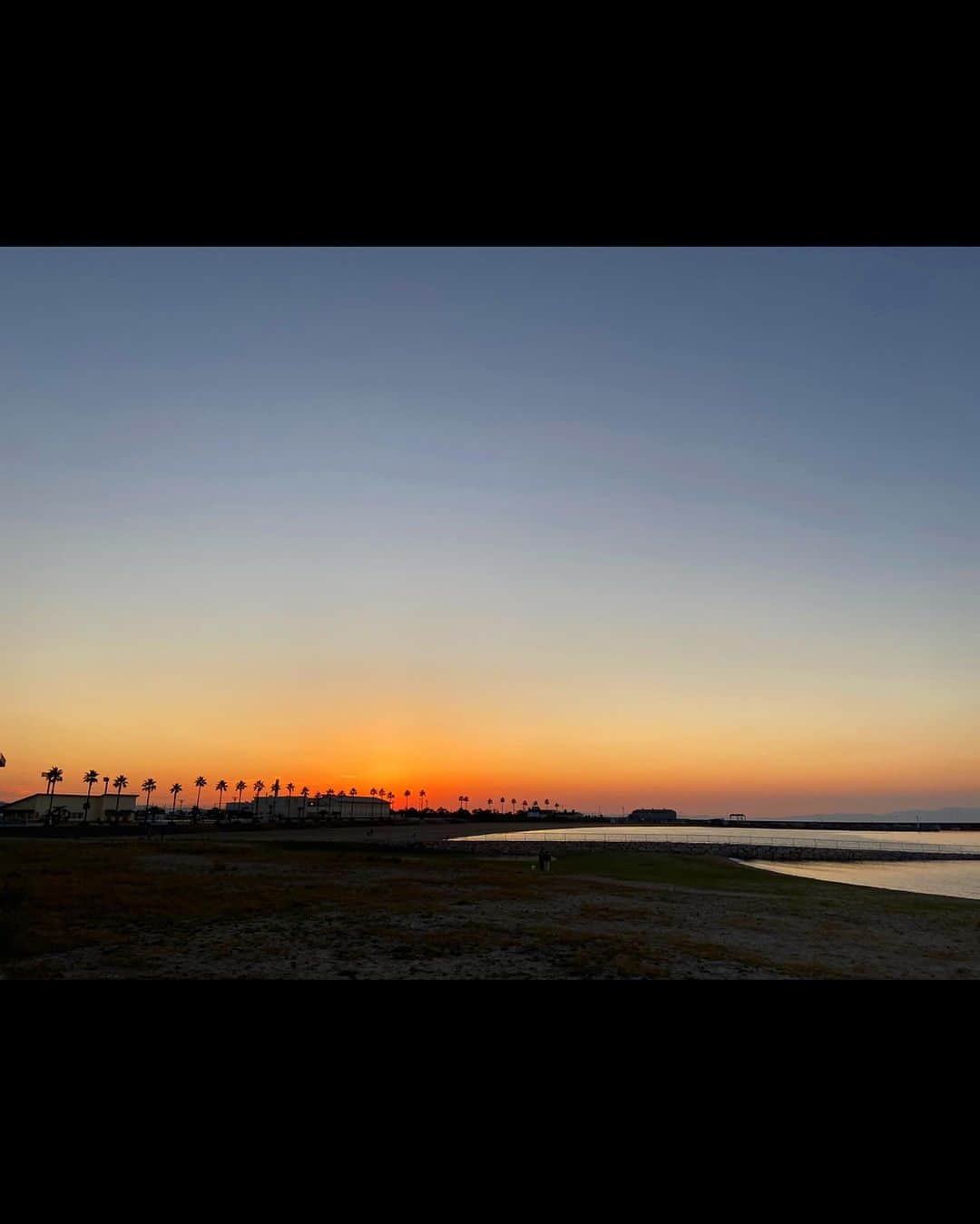 矢倉楓子さんのインスタグラム写真 - (矢倉楓子Instagram)「綺麗な夕焼け✨🌄﻿ ﻿ 日が暮れるのを眺めながら散歩。少し肌寒いけど幸せ☺️  #夕焼け  #sunset」10月28日 18時53分 - fufu_ice