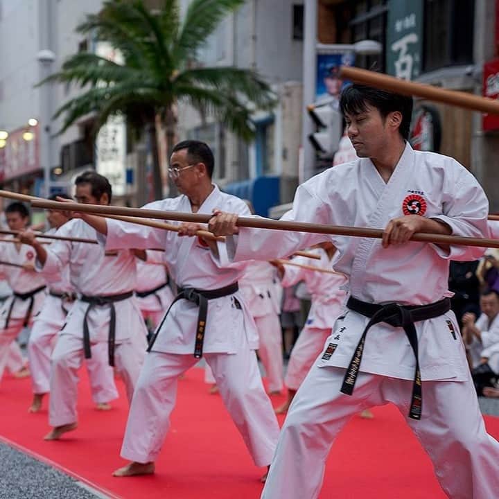 Be.okinawaさんのインスタグラム写真 - (Be.okinawaInstagram)「The martial art Karate, originated in Okinawa, is a Tokyo Olympic event which will be held in 2021. With the impact of the novel Corona Virus, conducting face-to-face training is difficult; however, establishment of an online training system has been underway. We hope all Karate practitioners around the world will stay healthy and challenge yourself in training. We look forward to seeing you again in Okinawa.  Hold on a little bit longer until the day we can welcome you! Experience the charm of Okinawa at home for now! #okinawaathome #staysafe  Tag your own photos from your past memories in Okinawa with #visitokinawa / #beokinawa to give us permission to repost!  #karate #traditionalperformingarts #空手 #伝統文化 #空手道 #傳統文化 #가라테 #전통문화 #japan #travelgram #instatravel #okinawa #doyoutravel #japan_of_insta #passportready #japantrip #traveldestination #okinawajapan #okinawatrip #沖縄 #沖繩 #오키나와 #旅行 #여행 #打卡 #여행스타그램」10月28日 19時00分 - visitokinawajapan