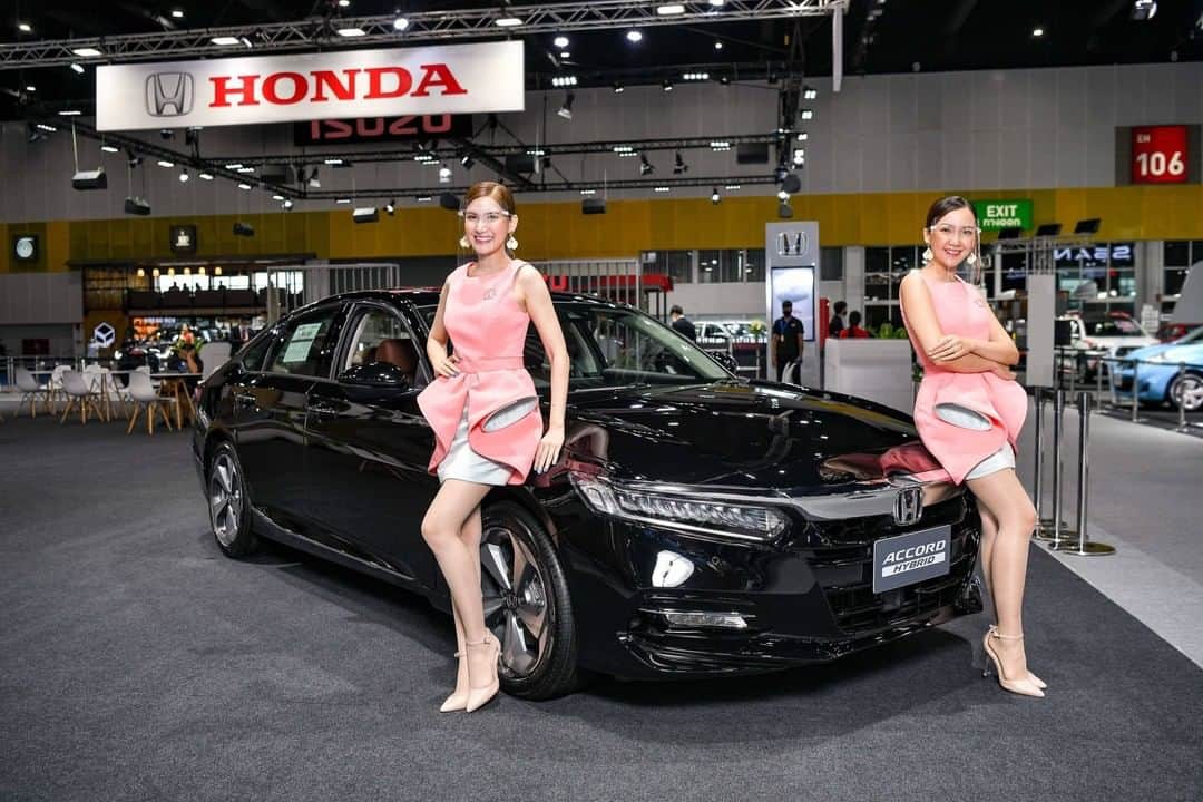 EnjoyHondaThailandさんのインスタグラム写真 - (EnjoyHondaThailandInstagram)「พบกับ New Honda CR-V, The City Turbo, Honda Civic และ Honda Accord Hybrid TECH ได้ในงาน Fast Auto Show Thailand 2020 พร้อมรับข้อเสนอสุดพิเศษสำหรับรถยนต์ Honda ทุกรุ่น ตั้งแต่ 28 ต.ค. 63 – 1 พ.ย. 63 ที่ บูทฮอนด้า (B04) ฮอลล์ 106 ไบเทค บางนา และรับข้อเสนอพิเศษเดียวกันได้ที่โชว์รูมฮอนด้าทั่วประเทศ  #HondaThailand」10月28日 19時00分 - hondathailand