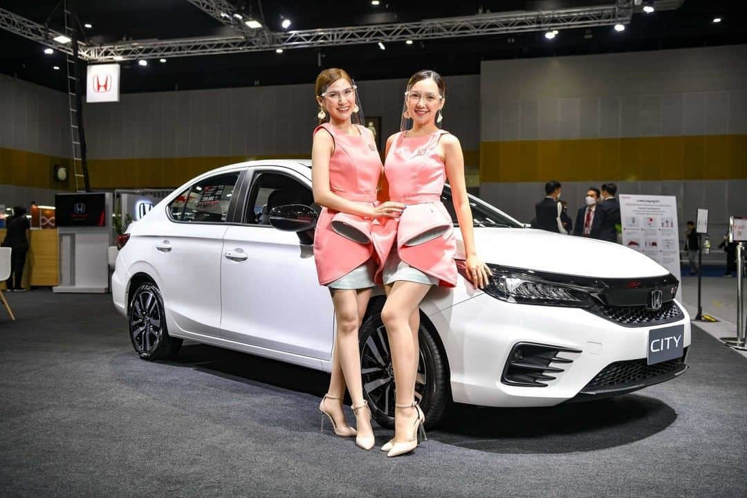 EnjoyHondaThailandさんのインスタグラム写真 - (EnjoyHondaThailandInstagram)「พบกับ New Honda CR-V, The City Turbo, Honda Civic และ Honda Accord Hybrid TECH ได้ในงาน Fast Auto Show Thailand 2020 พร้อมรับข้อเสนอสุดพิเศษสำหรับรถยนต์ Honda ทุกรุ่น ตั้งแต่ 28 ต.ค. 63 – 1 พ.ย. 63 ที่ บูทฮอนด้า (B04) ฮอลล์ 106 ไบเทค บางนา และรับข้อเสนอพิเศษเดียวกันได้ที่โชว์รูมฮอนด้าทั่วประเทศ  #HondaThailand」10月28日 19時00分 - hondathailand