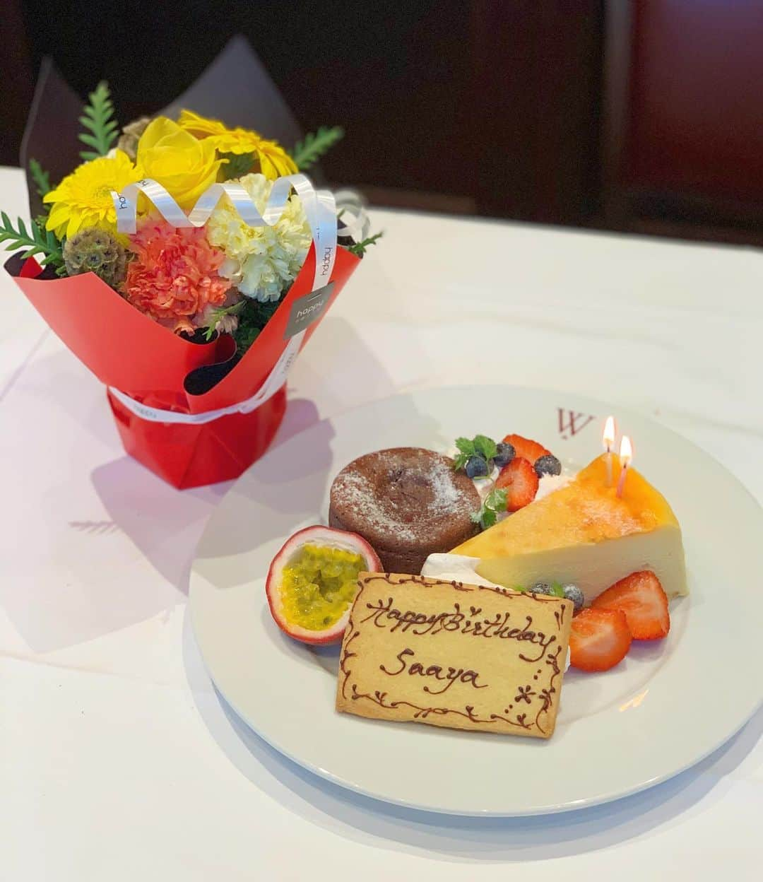 越馬千春さんのインスタグラム写真 - (越馬千春Instagram)「. . @wolfgangssteakhousejapan  で佐彩のお誕生日お祝いをしました🎂💓 佐彩改めてお誕生日おめでとう🎉 素敵な1年になりますように💫 . たまたま愛美ちゃんと ホワイトで主役を囲めました🤍🖤🤍笑 . . 2人との時間は本当に楽しくて💓 帰ってからもずっとLINE😇💛笑 いつも癒しをありがとう✨ . そしてやっぱりWolfgangのステーキは最高でした🥩💓 #wolfgangsteakhousejapan#wolfgangsteakhouse #ウルフギャングステーキハウス#千春の趣味#誕生日#女子会#誕生日お祝い#happybirthday」10月28日 19時02分 - chiharukoshiba