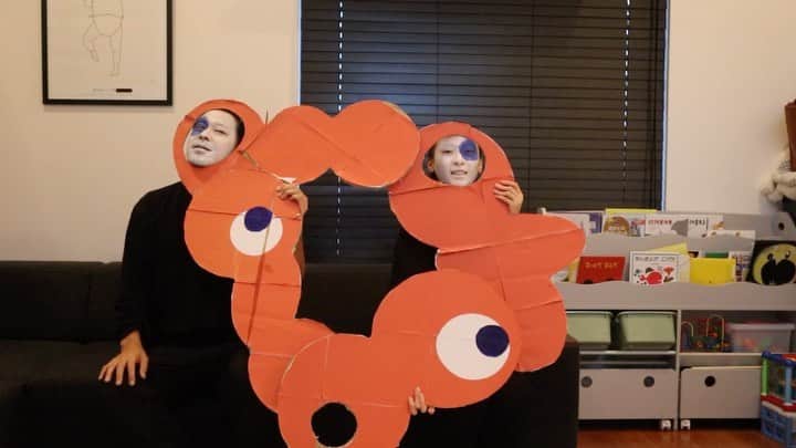 ソンイのインスタグラム：「ハロウィンYouTube👻  家族でおうちハロウィンを楽しみたくて夫婦で自主制作してみました👻🎃🧛🏻‍♂️  で、なにこれ？？？？🙂  暖かくゆるーく全貌を見てください(笑)  鬼嫁っぷりは我が家のリアルな日常ですが、あくまで愛たっぷりだからこその会話です😘」