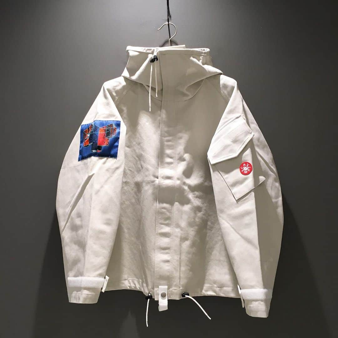 のインスタグラム：「＜C.E＞ Mens BONDED ZIP JACKET ¥54,000+TAX Item No.11-18-5797 BEAMS JAPAN 2F ☎︎03-5368-7317 @beams_japan #ce #cavempt #beams #beamsjapan #beamsjapan2nd Instagram for New Arrivals Blog for Recommended Items」