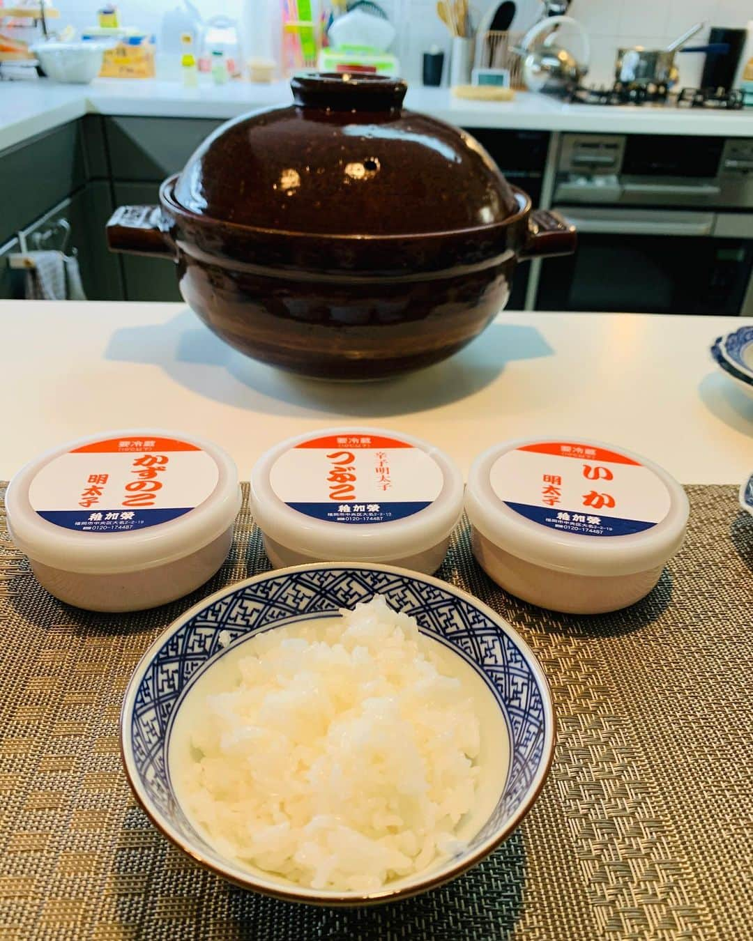 王理惠のインスタグラム：「温鍋で炊いた新米最高🤩❗️ごはん🍚LOVE❤️お供は父のお土産の明太子🥰🙏#温鍋#bemyself#稚加栄」