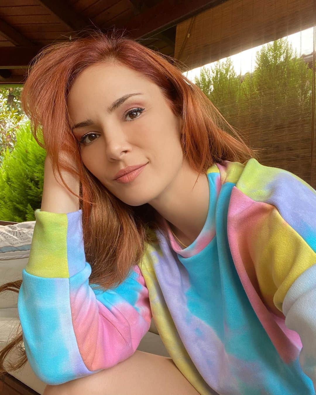 Mine Tugayのインスタグラム：「💕🌸」