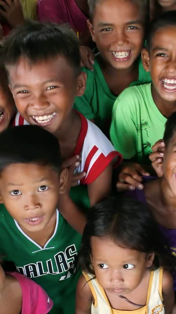 アン・カーティスのインスタグラム：「Siblings Allen and Alyssa strive to continue their education despite all odds. You can help more children continue learning through access to home-based education materials and online tools. Donate to the UNICEF #BasketOfHope today: http://bit.ly/AnneForUNICEFBasketOfHope  @unicefphils」