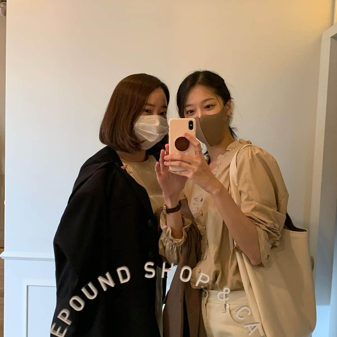 ミナ さんのインスタグラム写真 - (ミナ Instagram)「🐿🍂 - 베이지&브라운🤎」10月28日 19時49分 - blossomh_