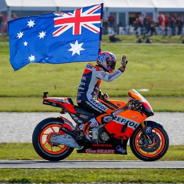 MotoGPさんのインスタグラム写真 - (MotoGPInstagram)「#OnThisDay at the 2012 #AustralianGP 🇦🇺 @official_cs27 took the last win of his #MotoGP career on home soil 🏆」10月28日 20時00分 - motogp