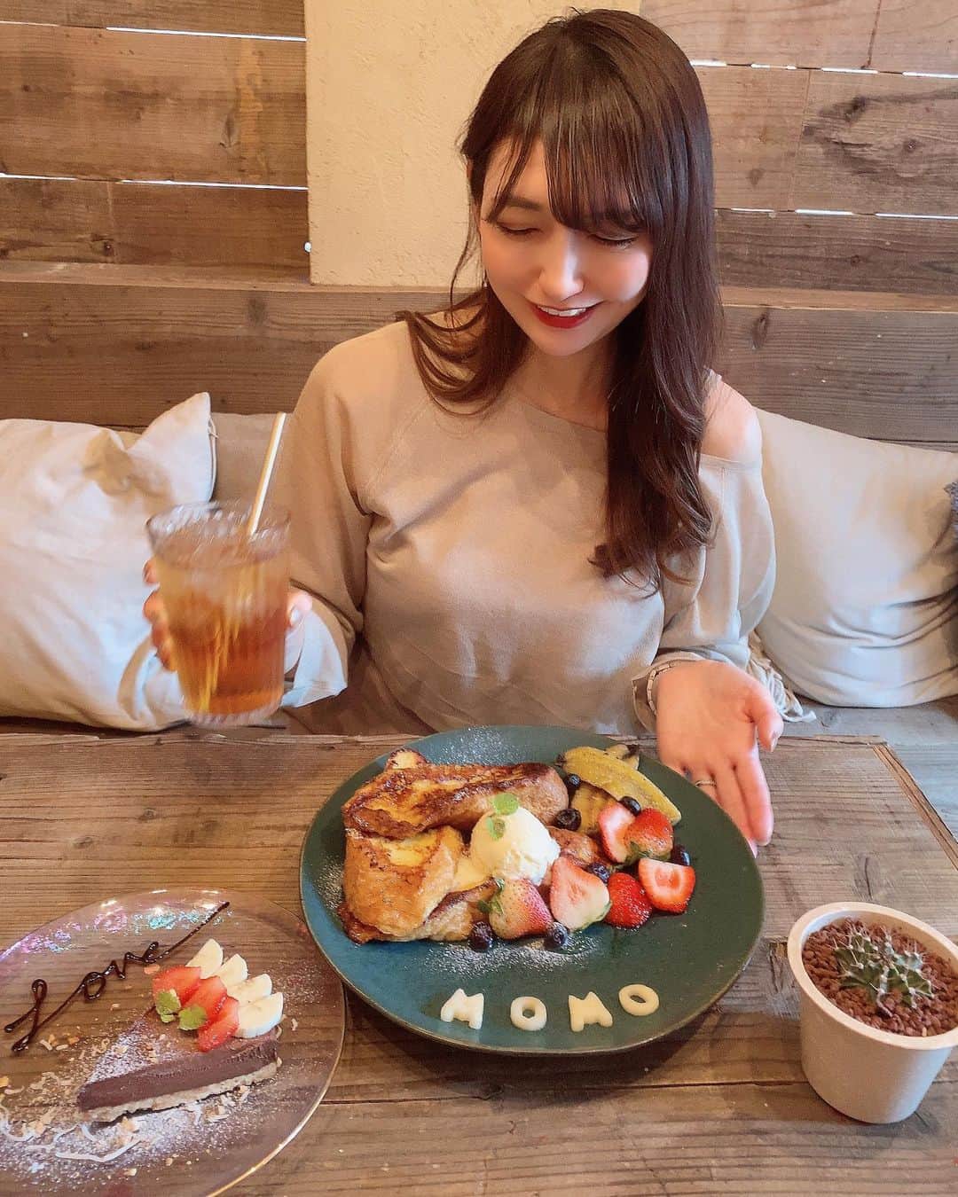 momoのグルメインスタ